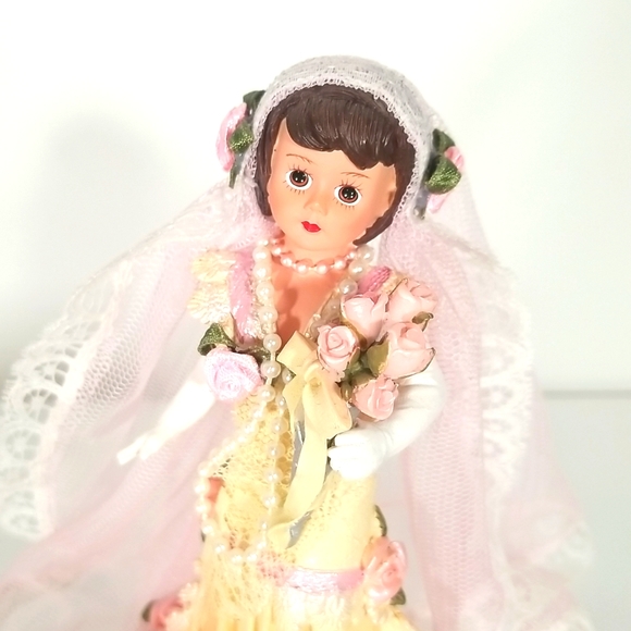 Roaring 20'sBride Circa 1999 Madame Alexander doll - Picture 2 of 7